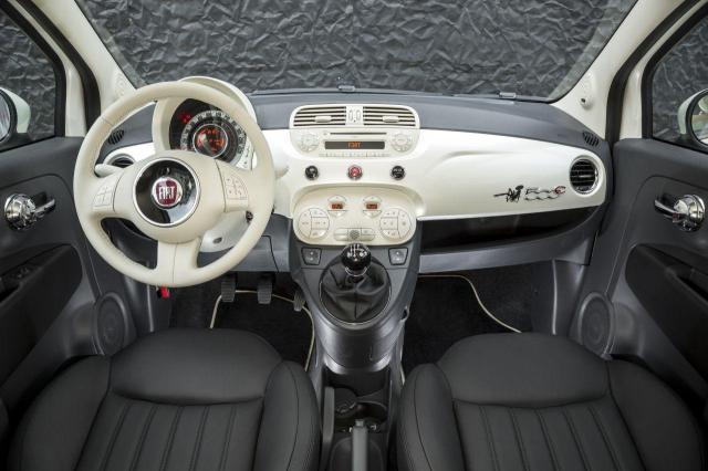 La Petite Robe Noire drives a Fiat 500 DETAIL-INTERIOR